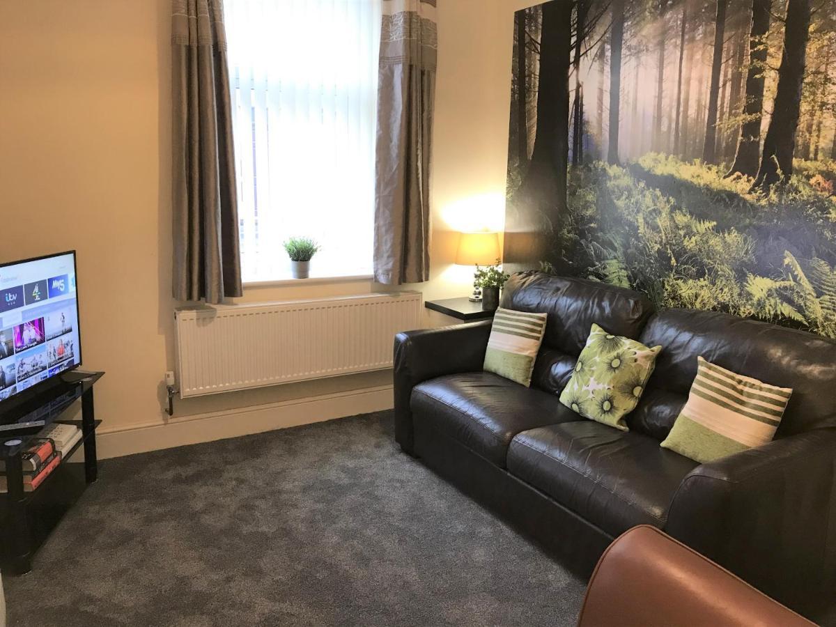 Welcoming Spacious 2-Bedroom House In St Helens St Helens  Kültér fotó